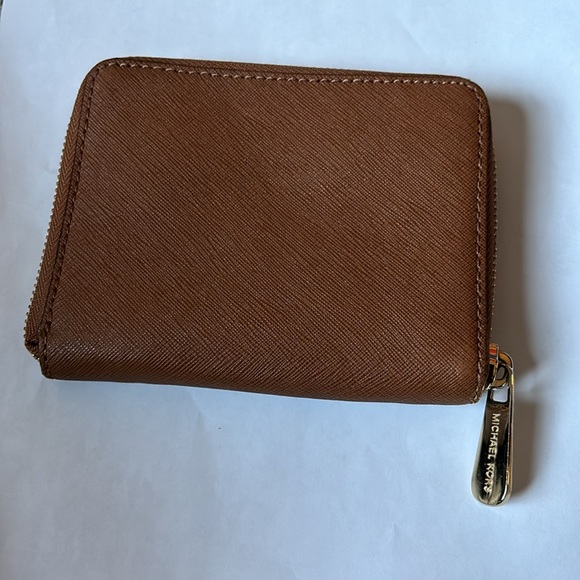 Michael Kors zip around wallet - Picture 2 of 14